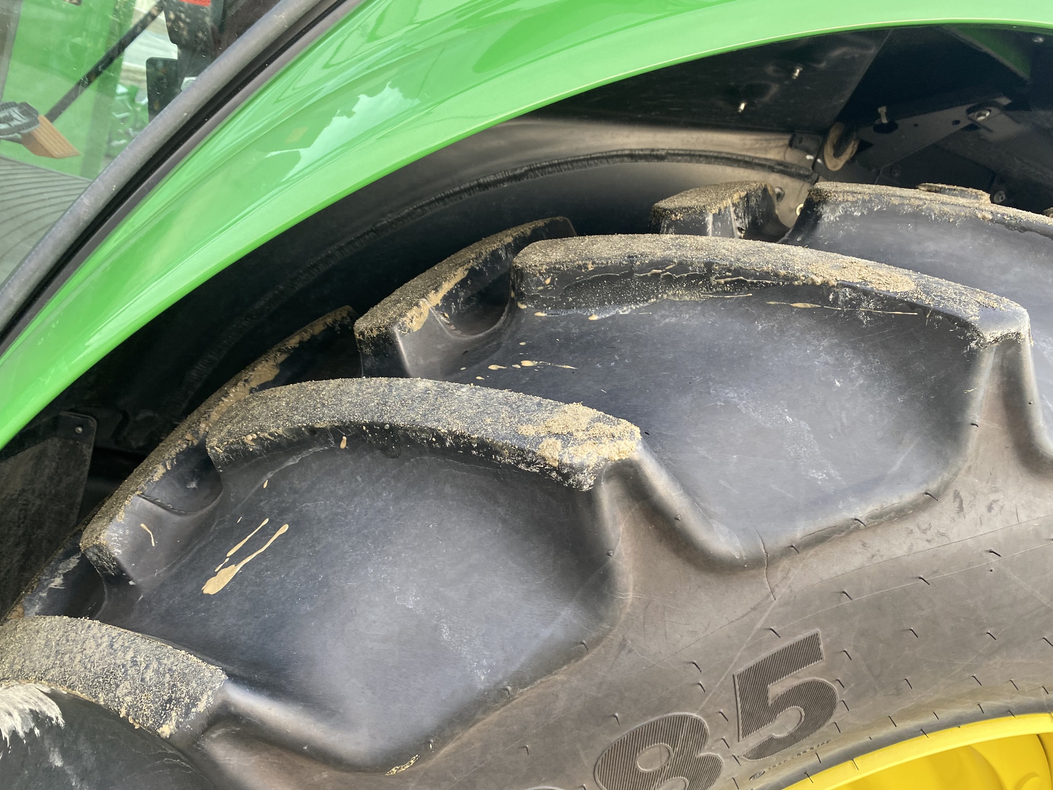 2022 John Deere 6120M Image 11