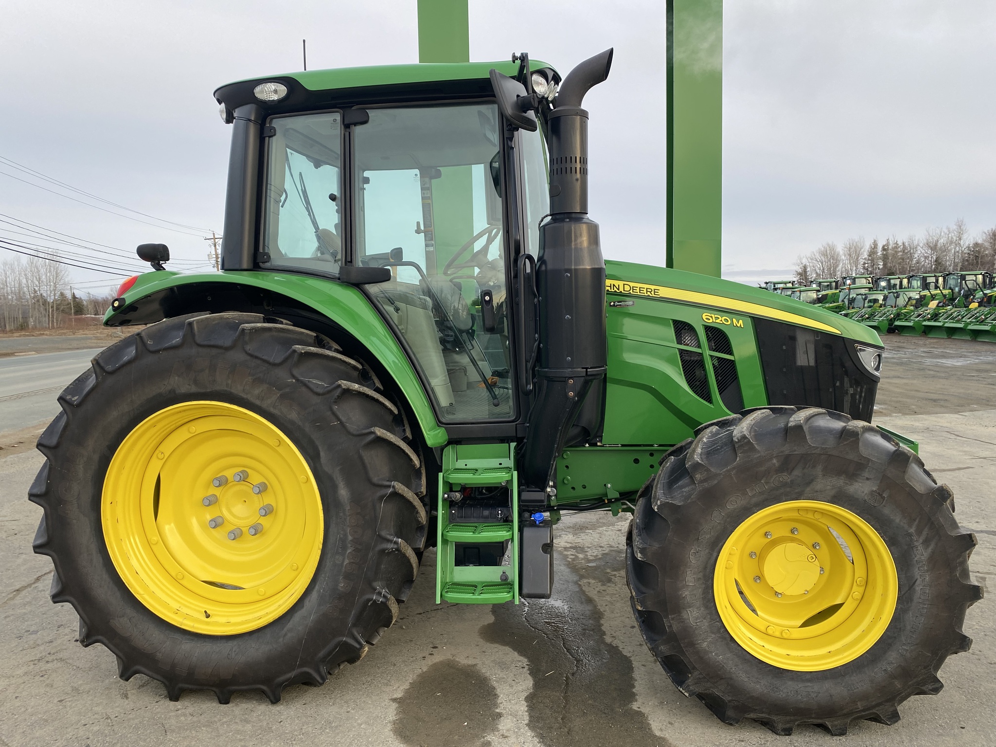 2022 John Deere 6120M Image 2
