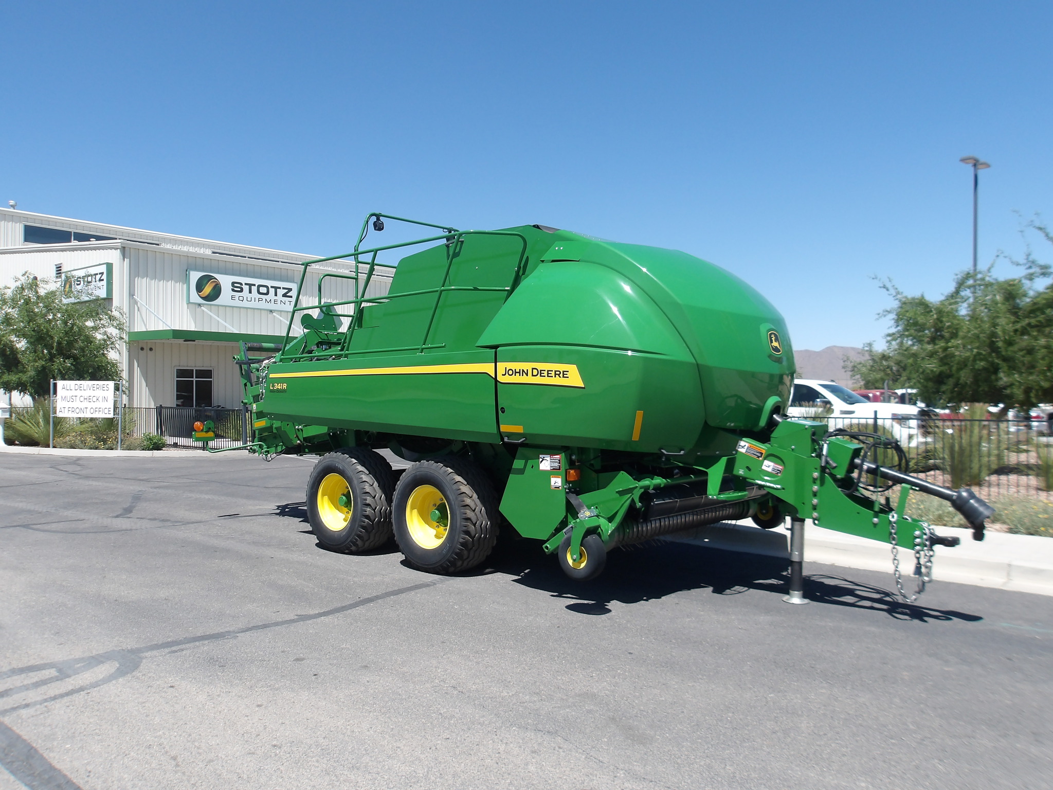 2024 John Deere L341R Image 7