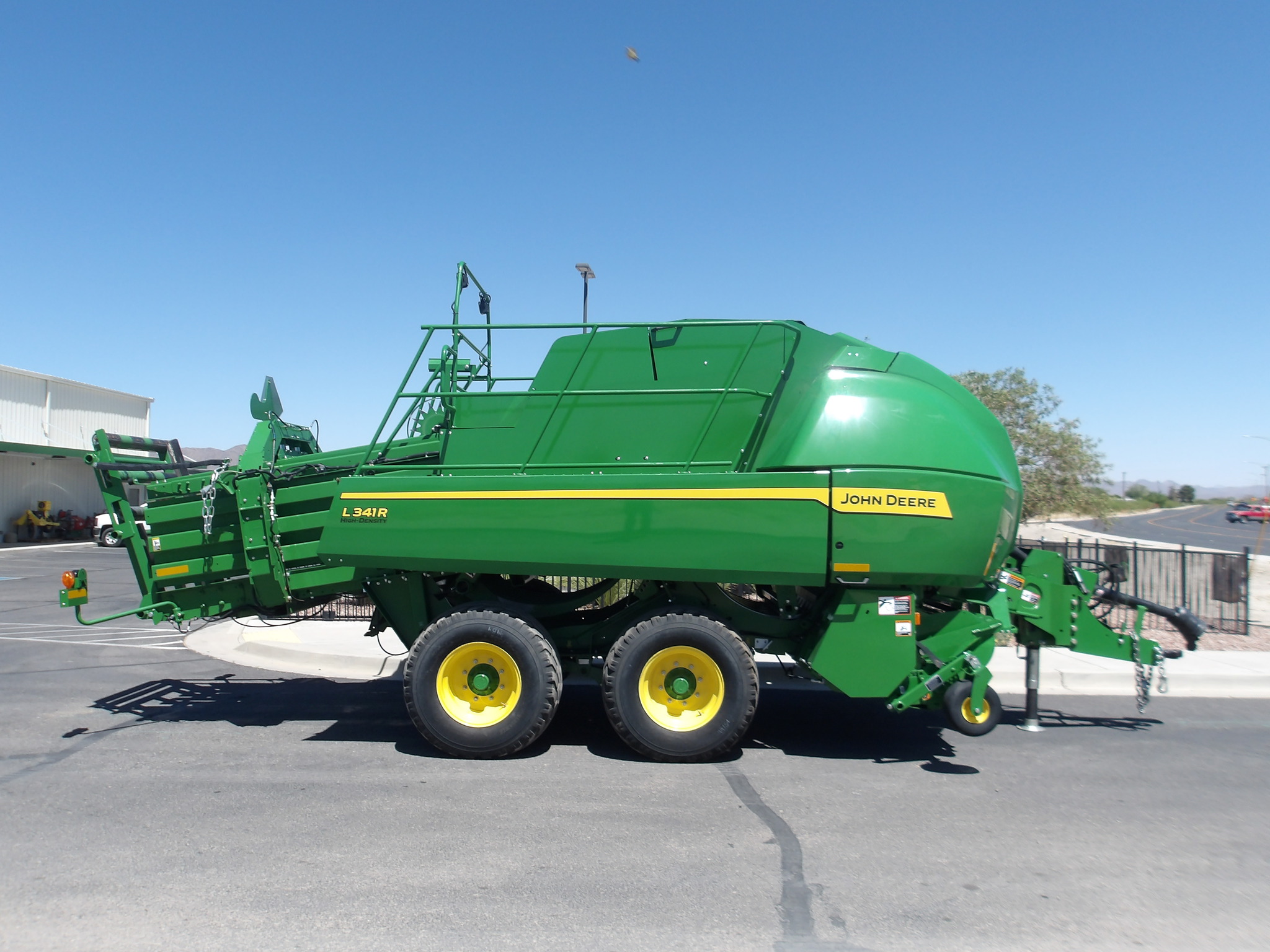 2024 John Deere L341R Image 6