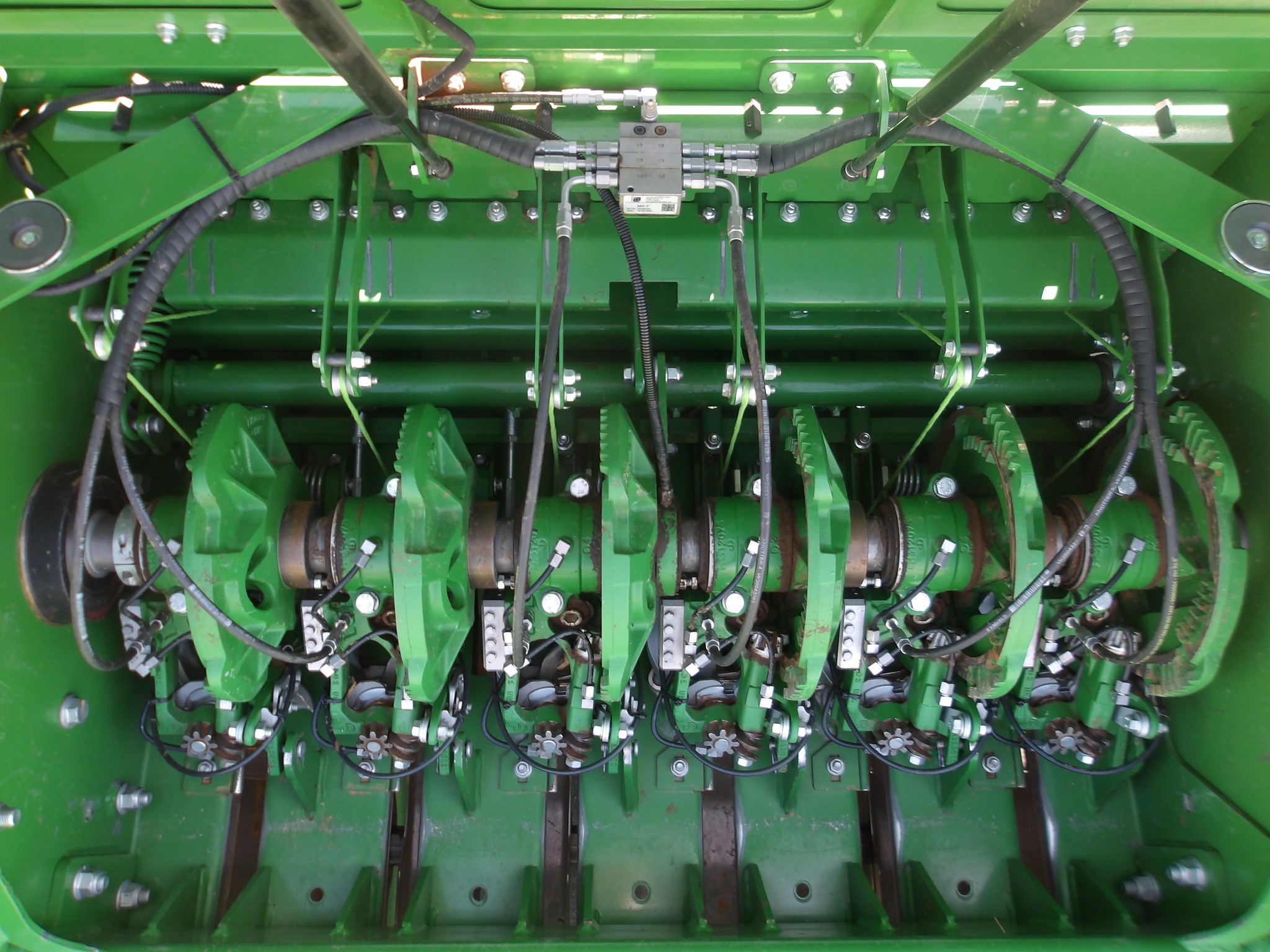 2024 John Deere L341R Image 26