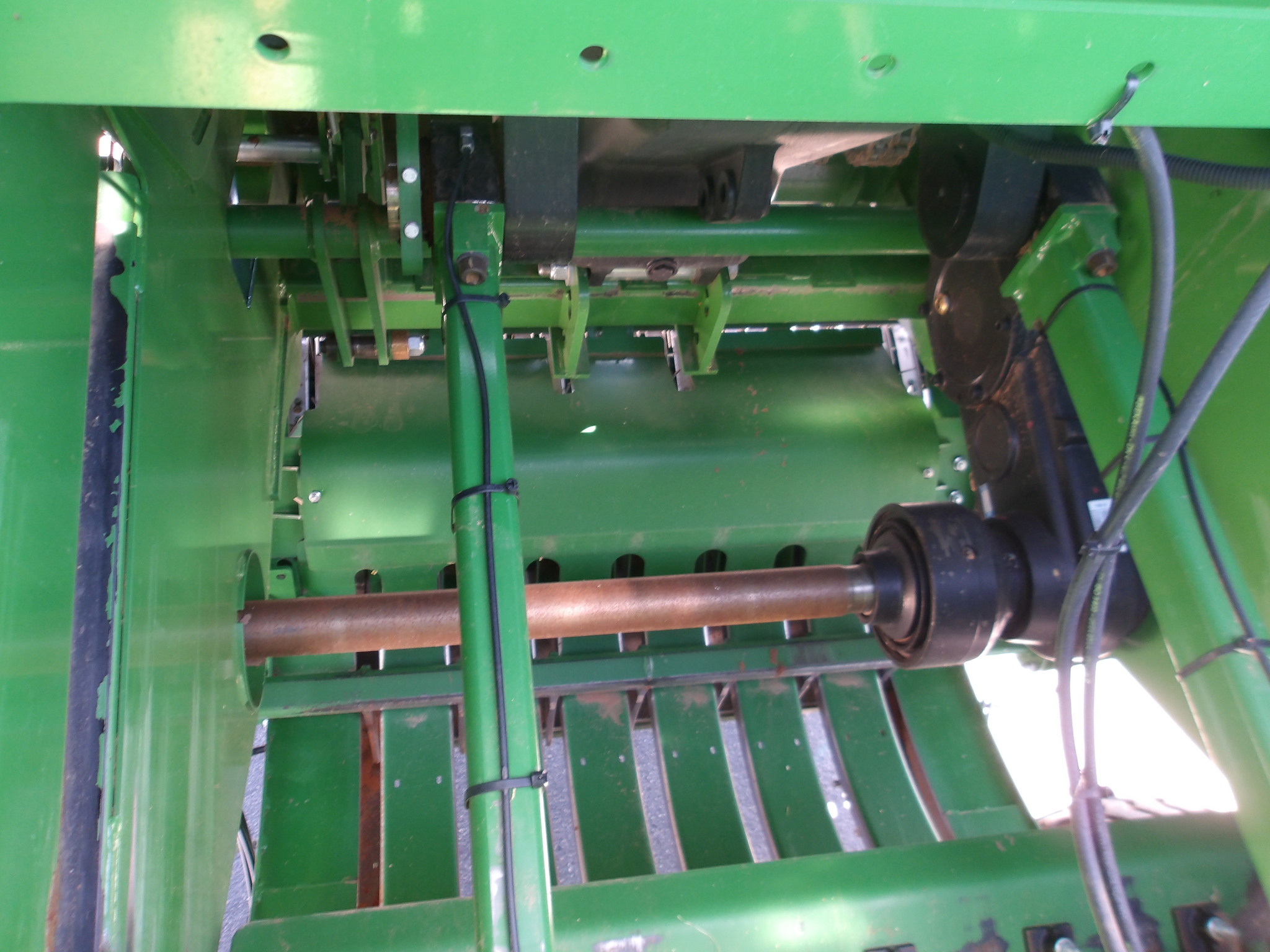 2024 John Deere L341R Image 27