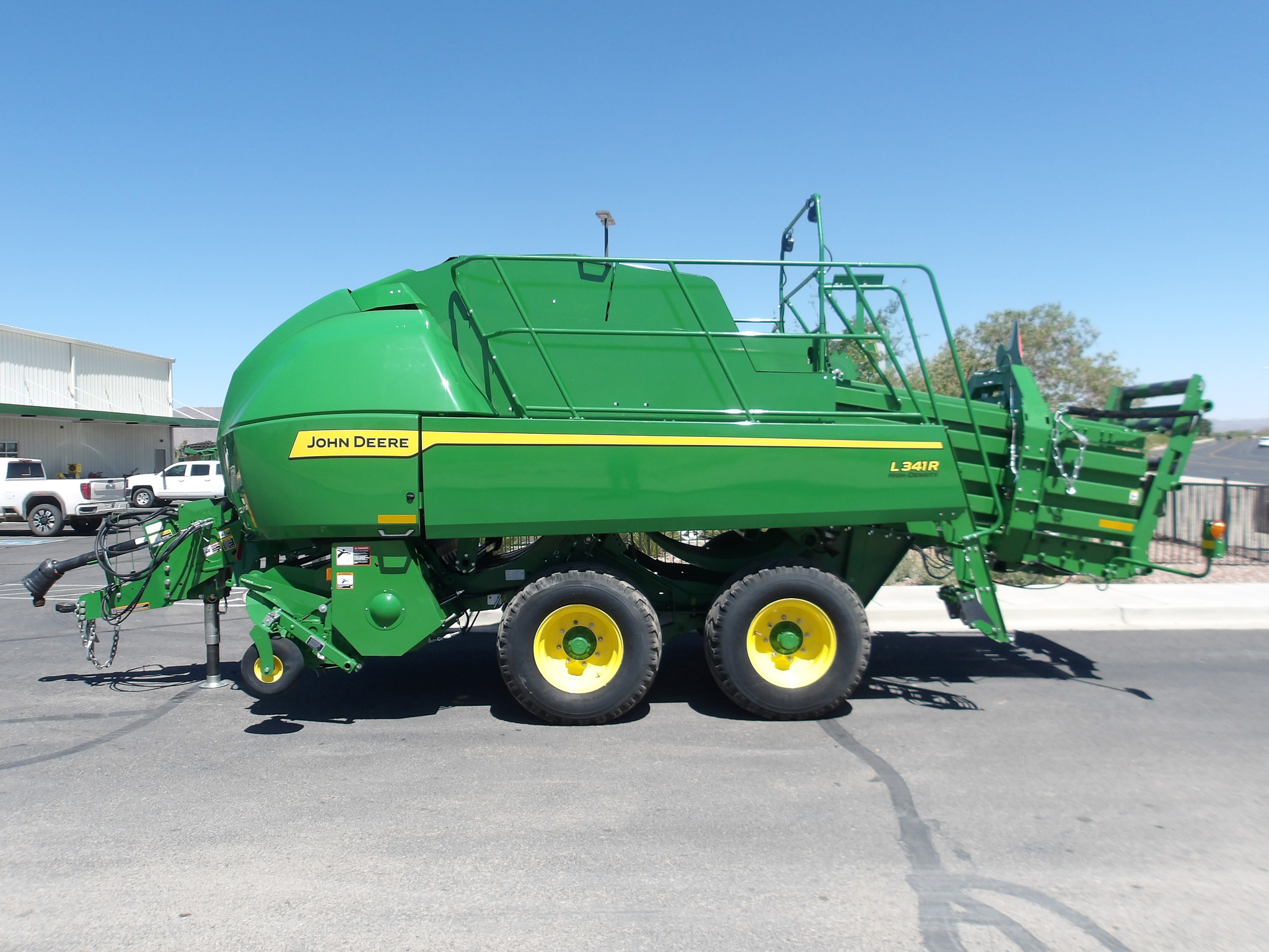 2024 John Deere L341R Image 2
