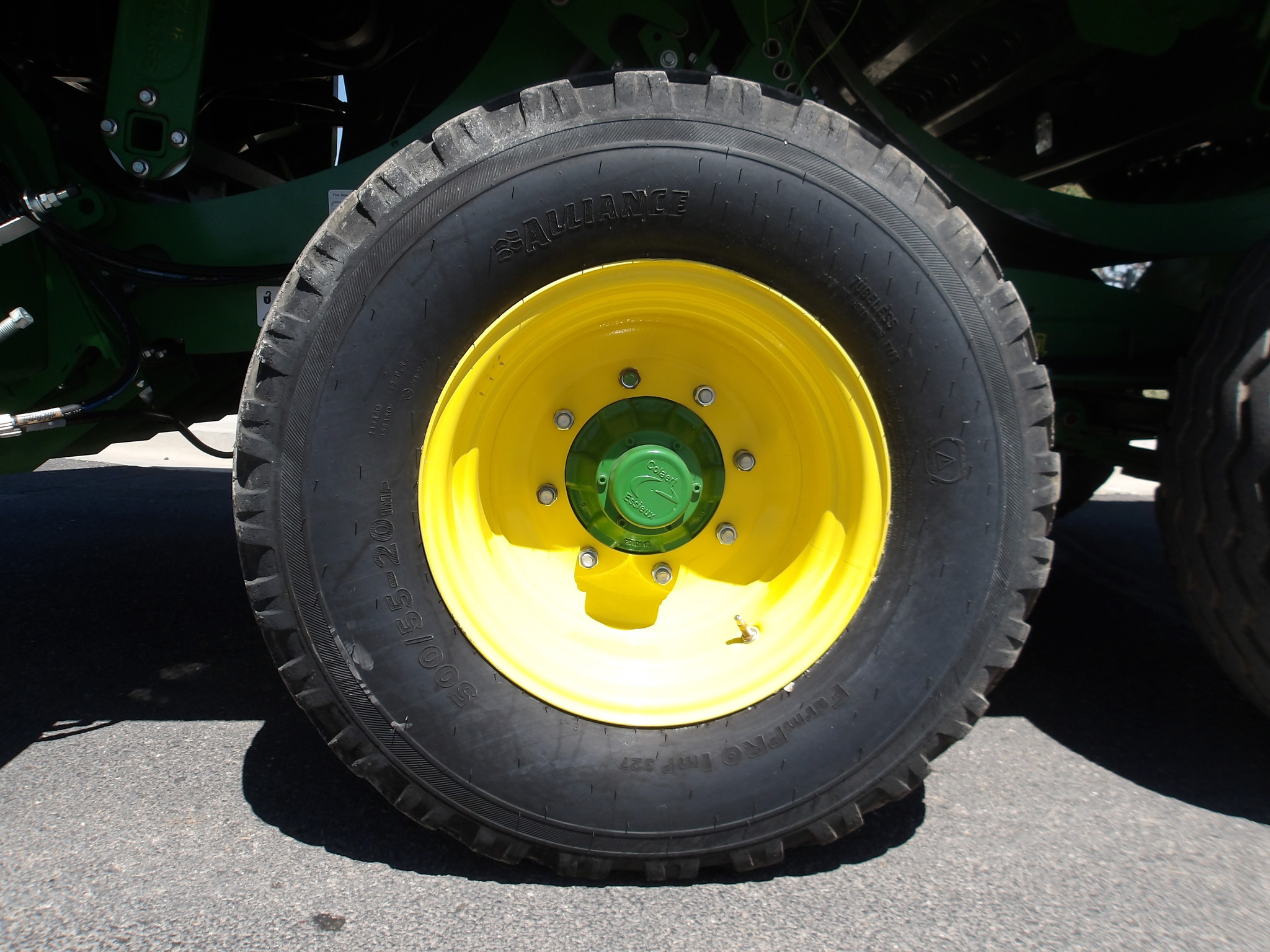 2024 John Deere L341R Image 13