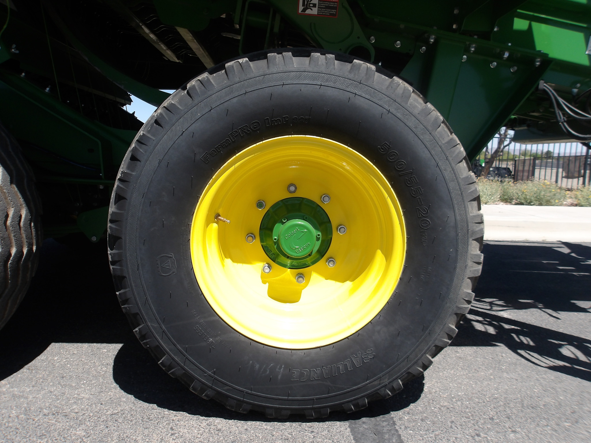 2024 John Deere L341R Image 14