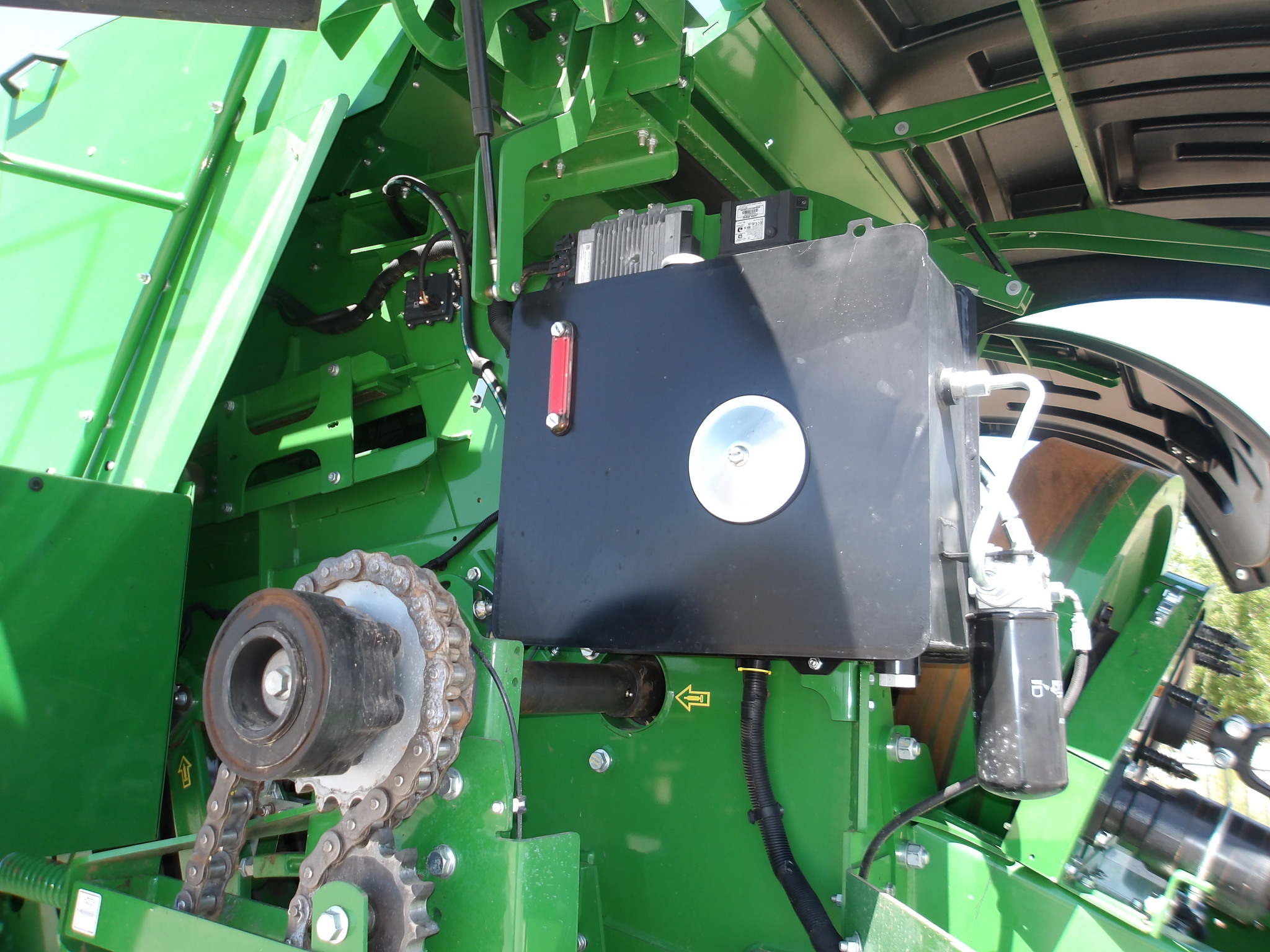 2024 John Deere L341R Image 19