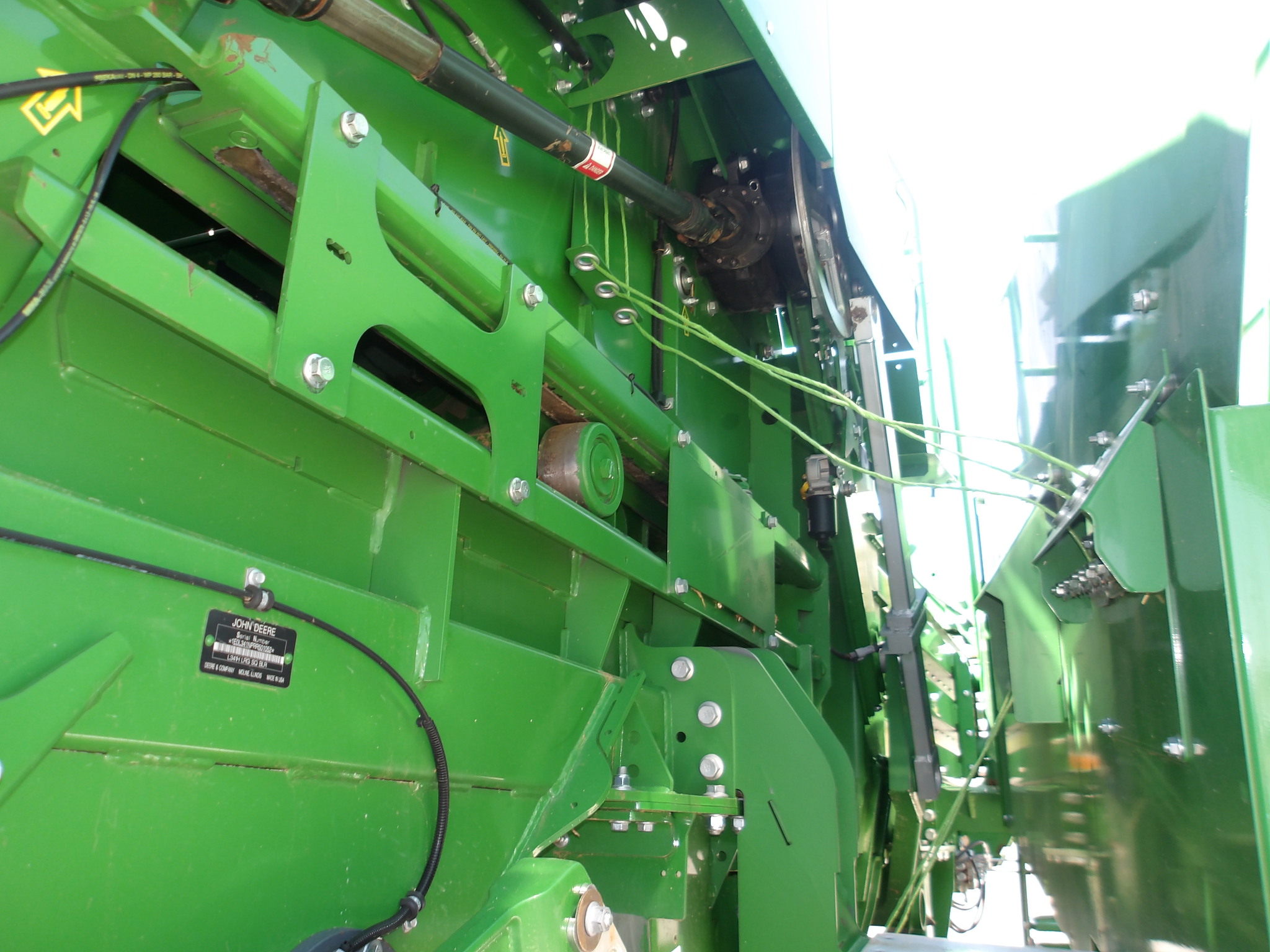 2024 John Deere L341R Image 24