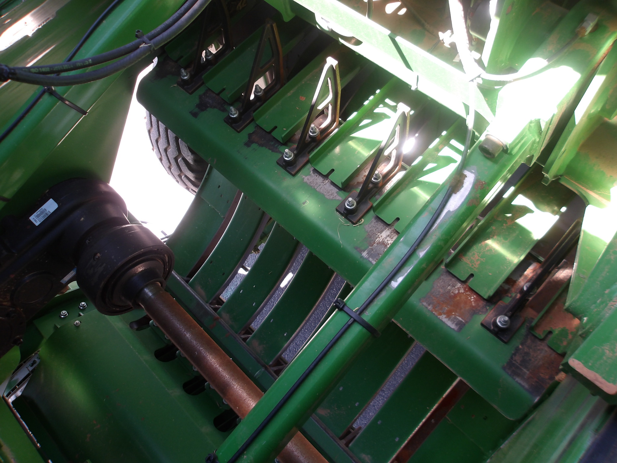 2024 John Deere L341R Image 28