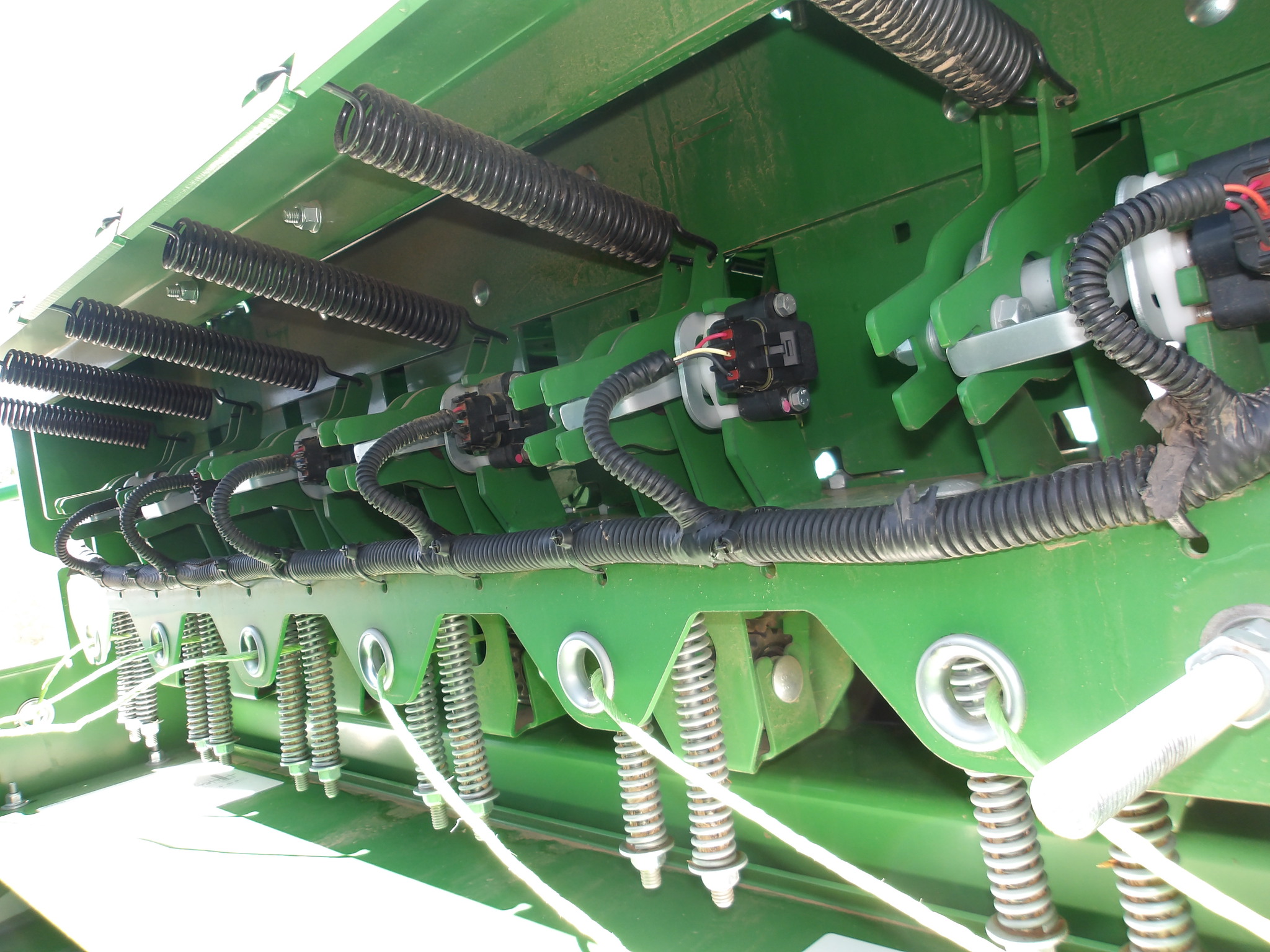 2024 John Deere L341R Image 29
