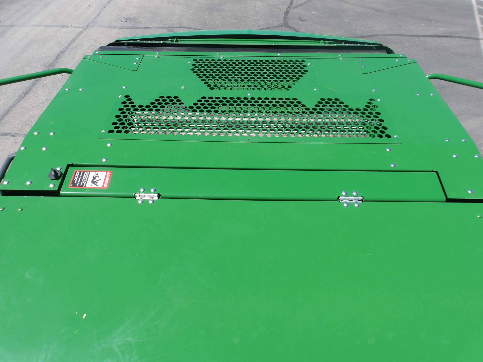2024 John Deere L341R Image 33