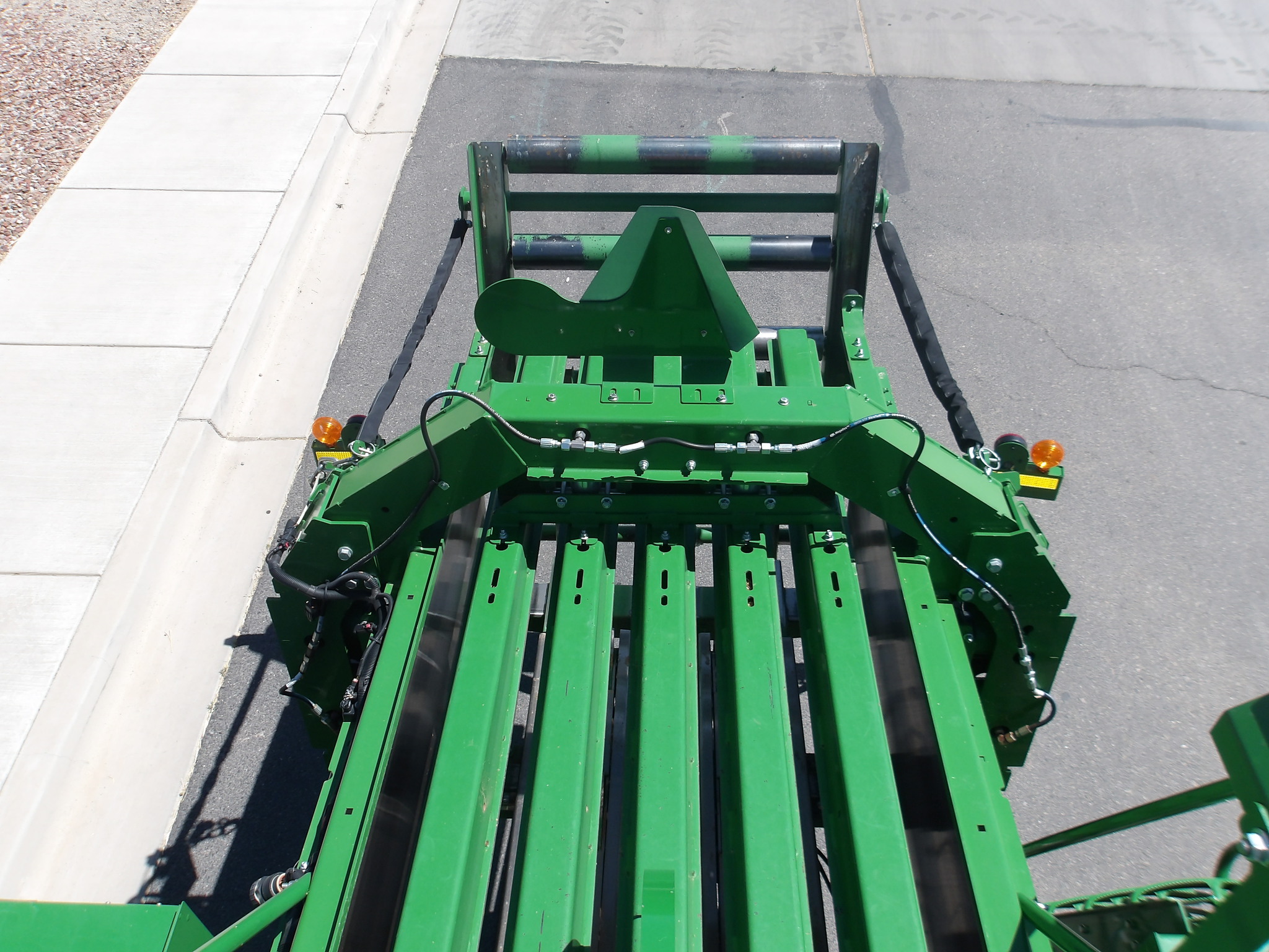 2024 John Deere L341R Image 34