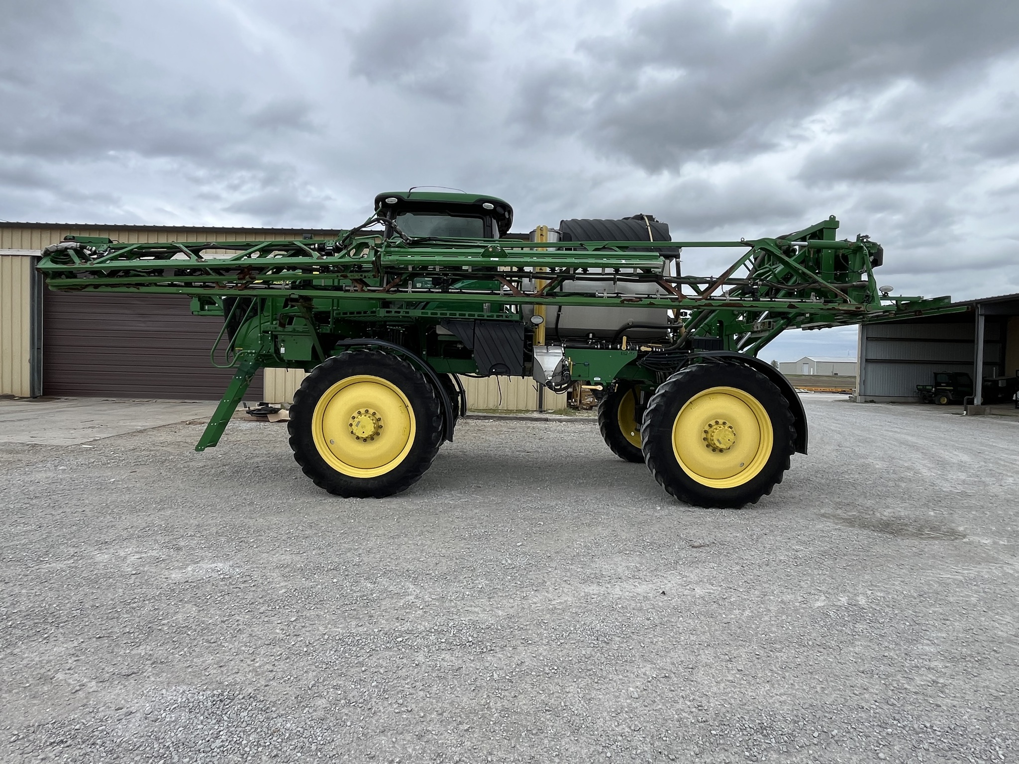  2019 John Deere R4044 at Heritage Tractor in Nevada, MO