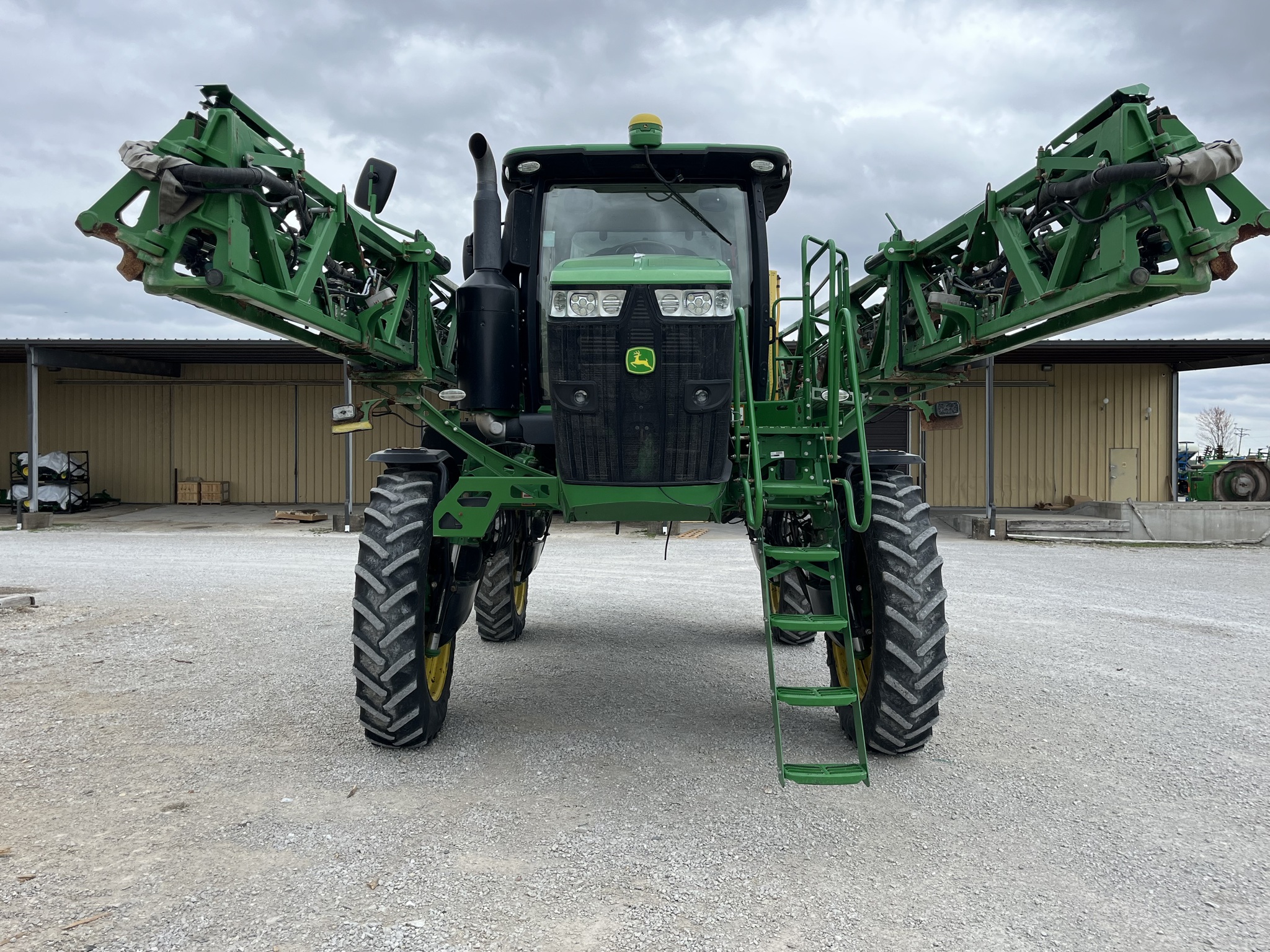  2019 John Deere R4044 at Heritage Tractor in Nevada, MO