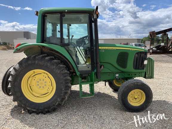Photo of 2005 John Deere 6120