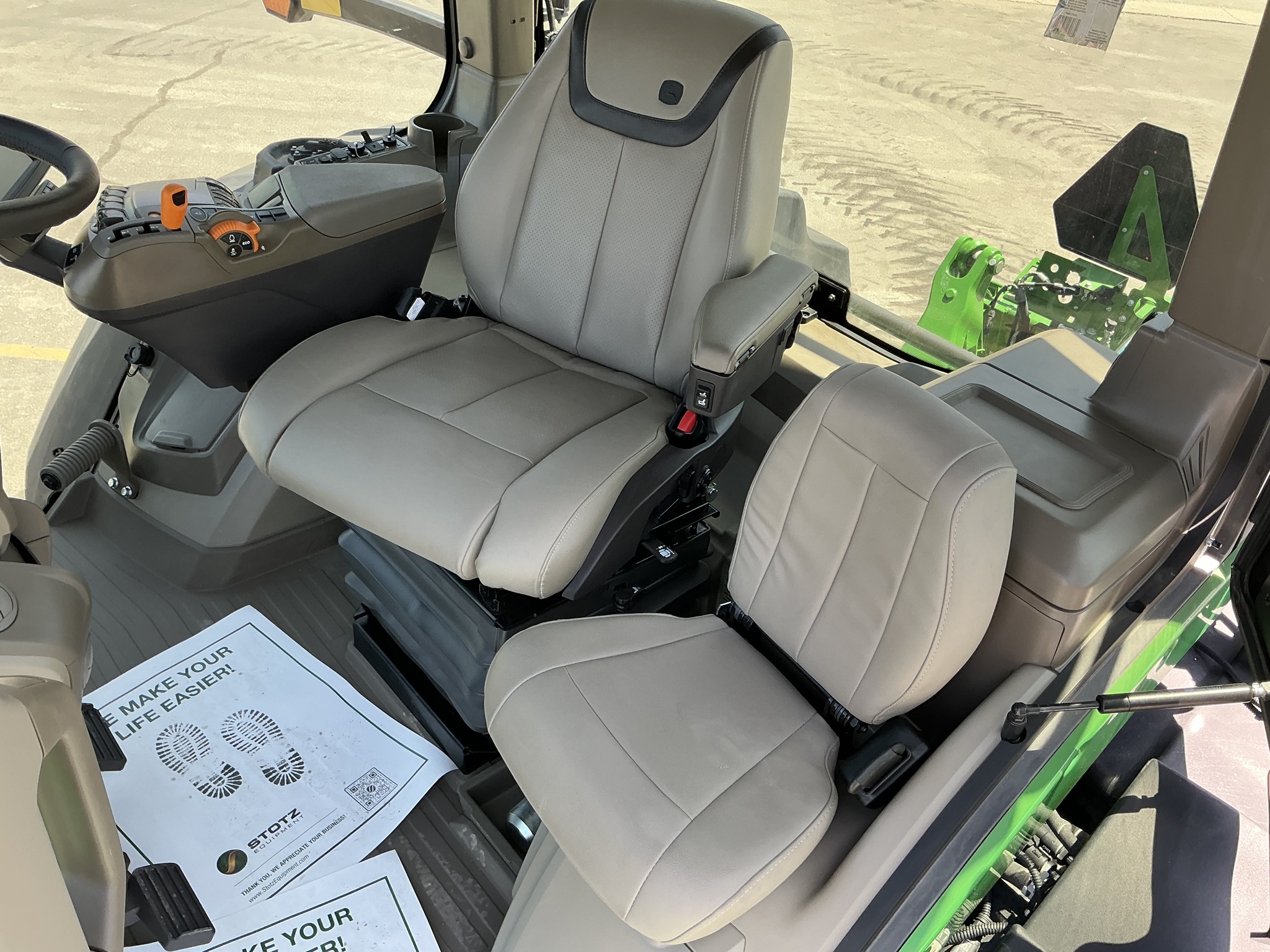 2023 John Deere 9RT 570 Image 16