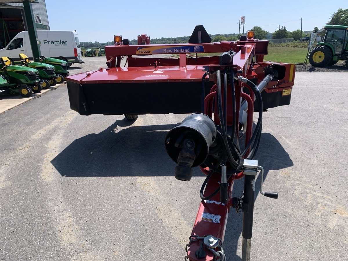 2014 New Holland H7220 Image 3