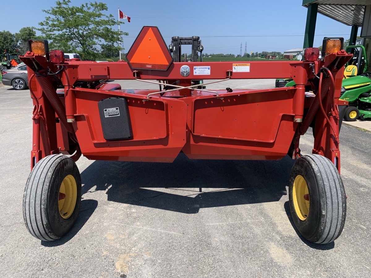2014 New Holland H7220 Image 7