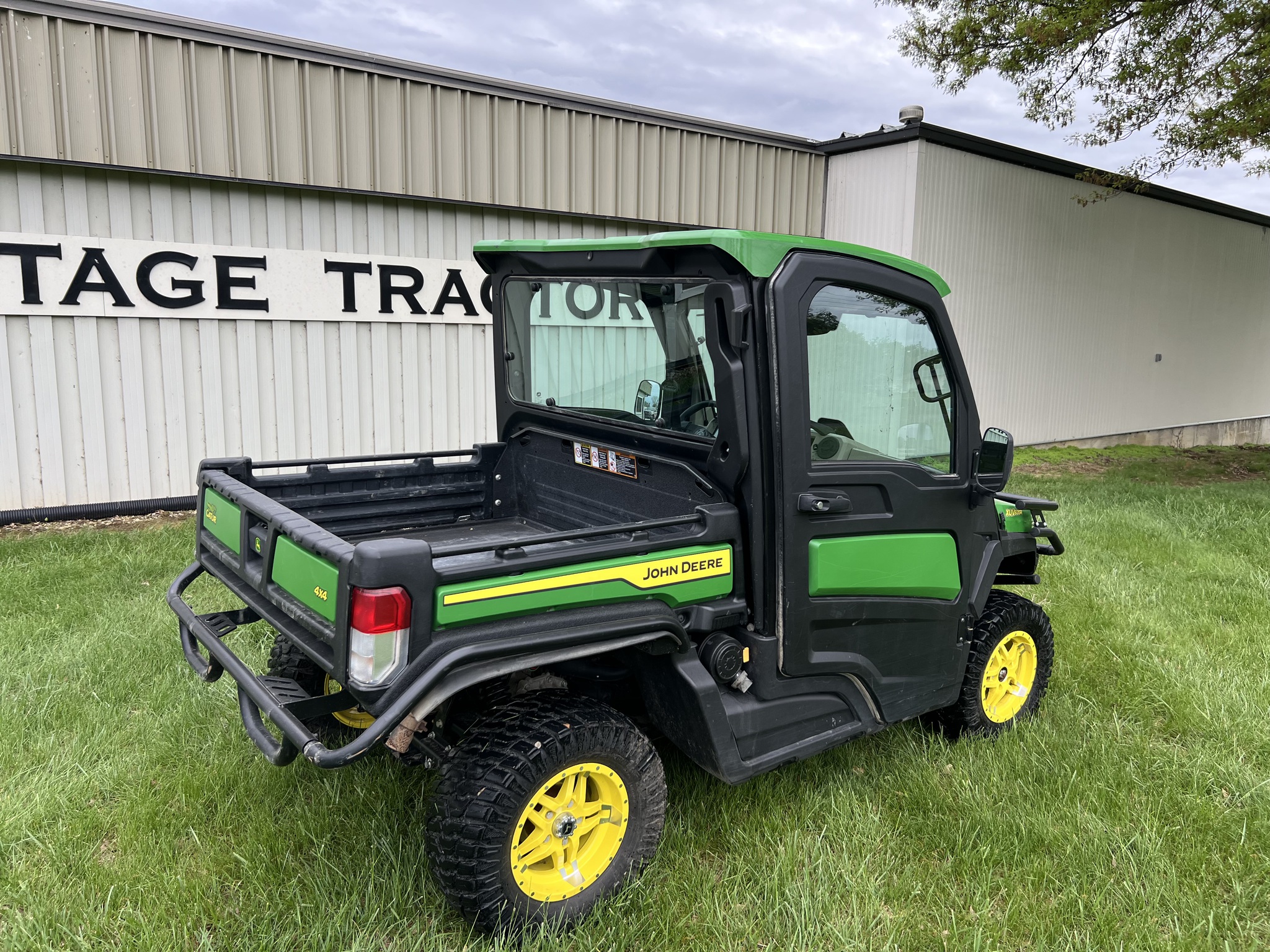  2023 John Deere XUV 835R at Heritage Tractor in Topeka, KS