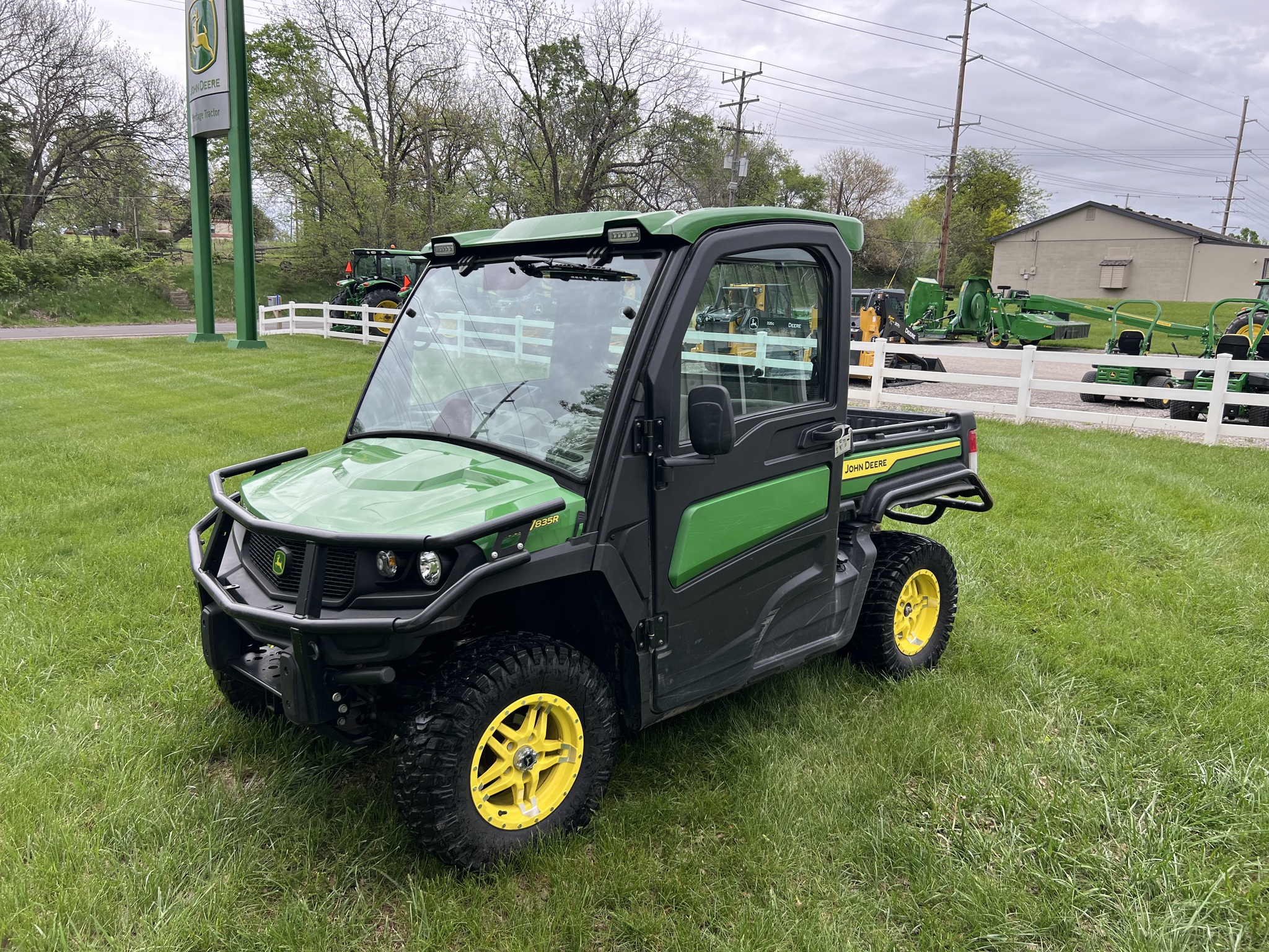  2023 John Deere XUV 835R at Heritage Tractor in Topeka, KS
