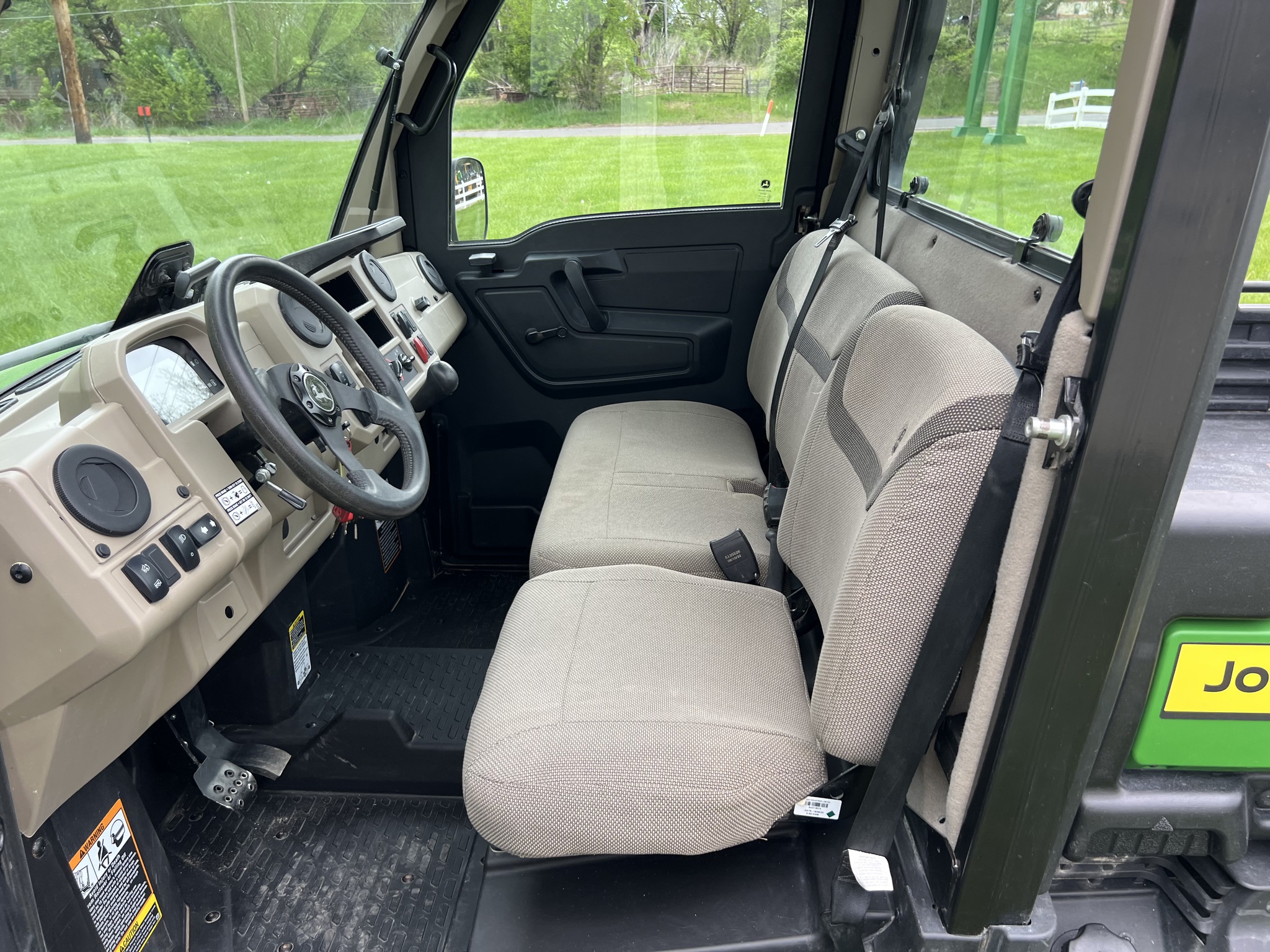  2023 John Deere XUV 835R at Heritage Tractor in Topeka, KS