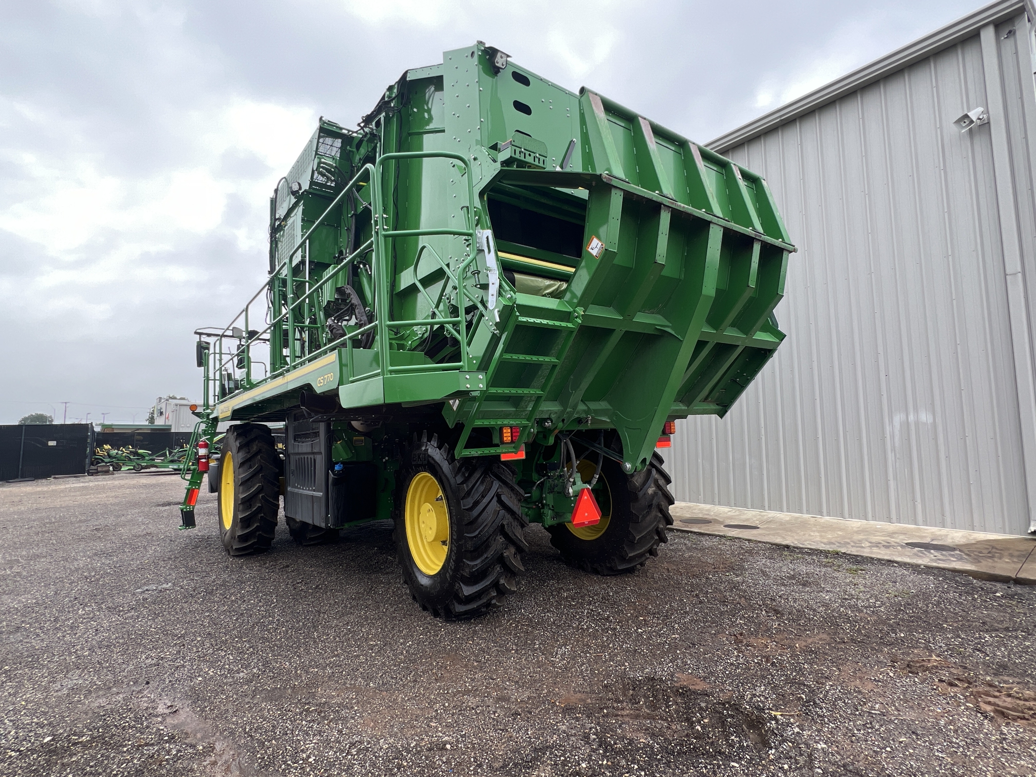 2024 John Deere CS770 Image 3