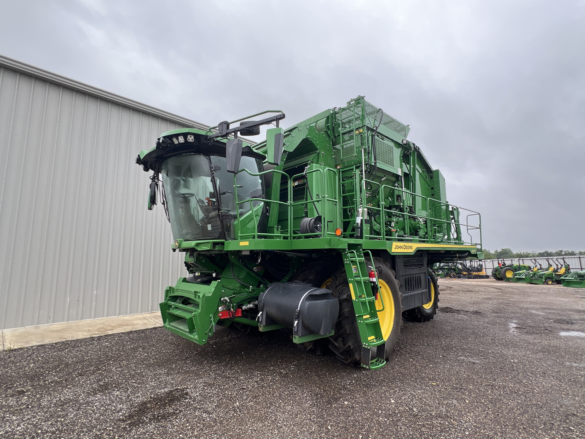 2024 John Deere CS770 Image 2