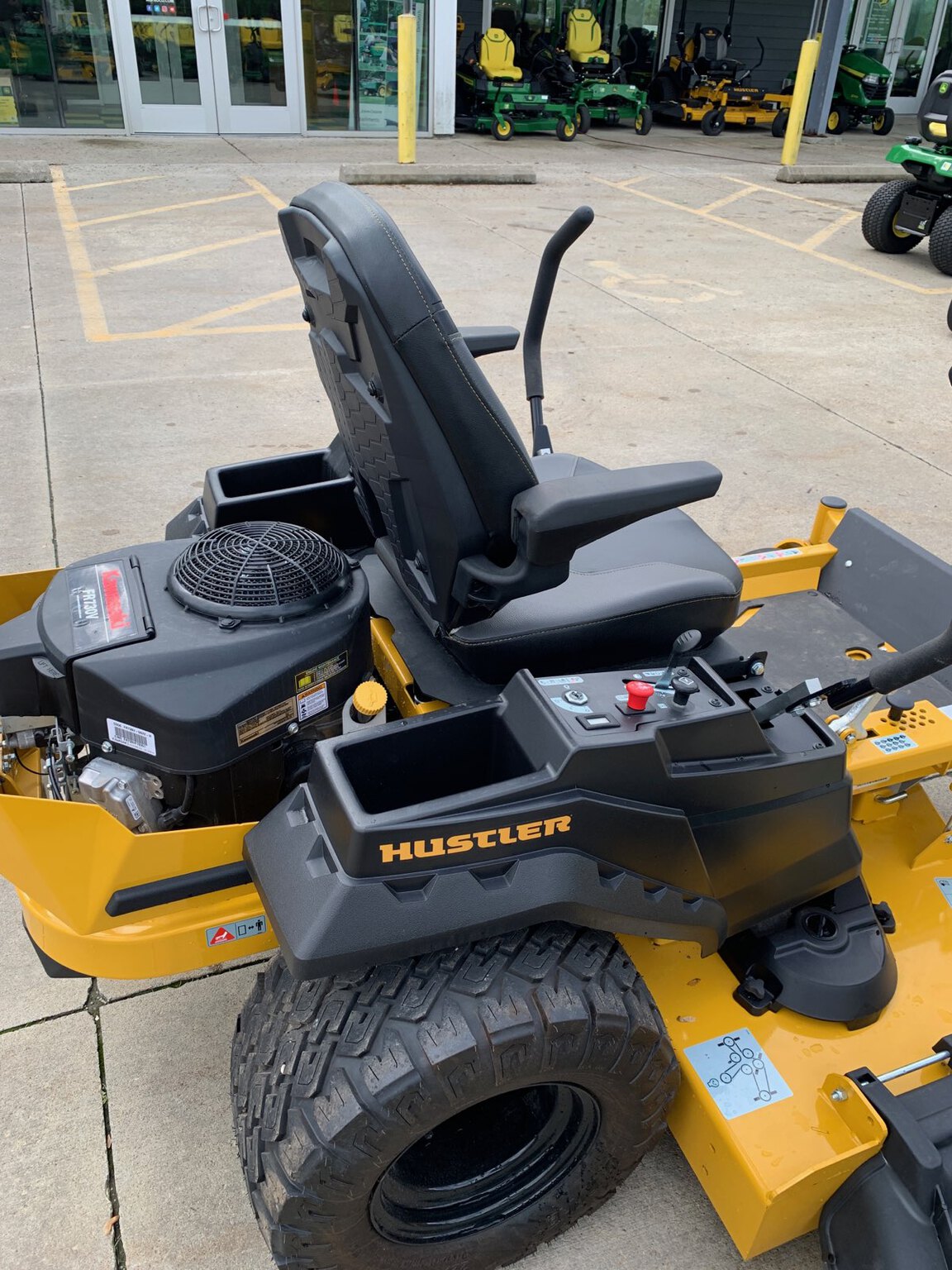 Hustler RAPTOR XDX Image 9