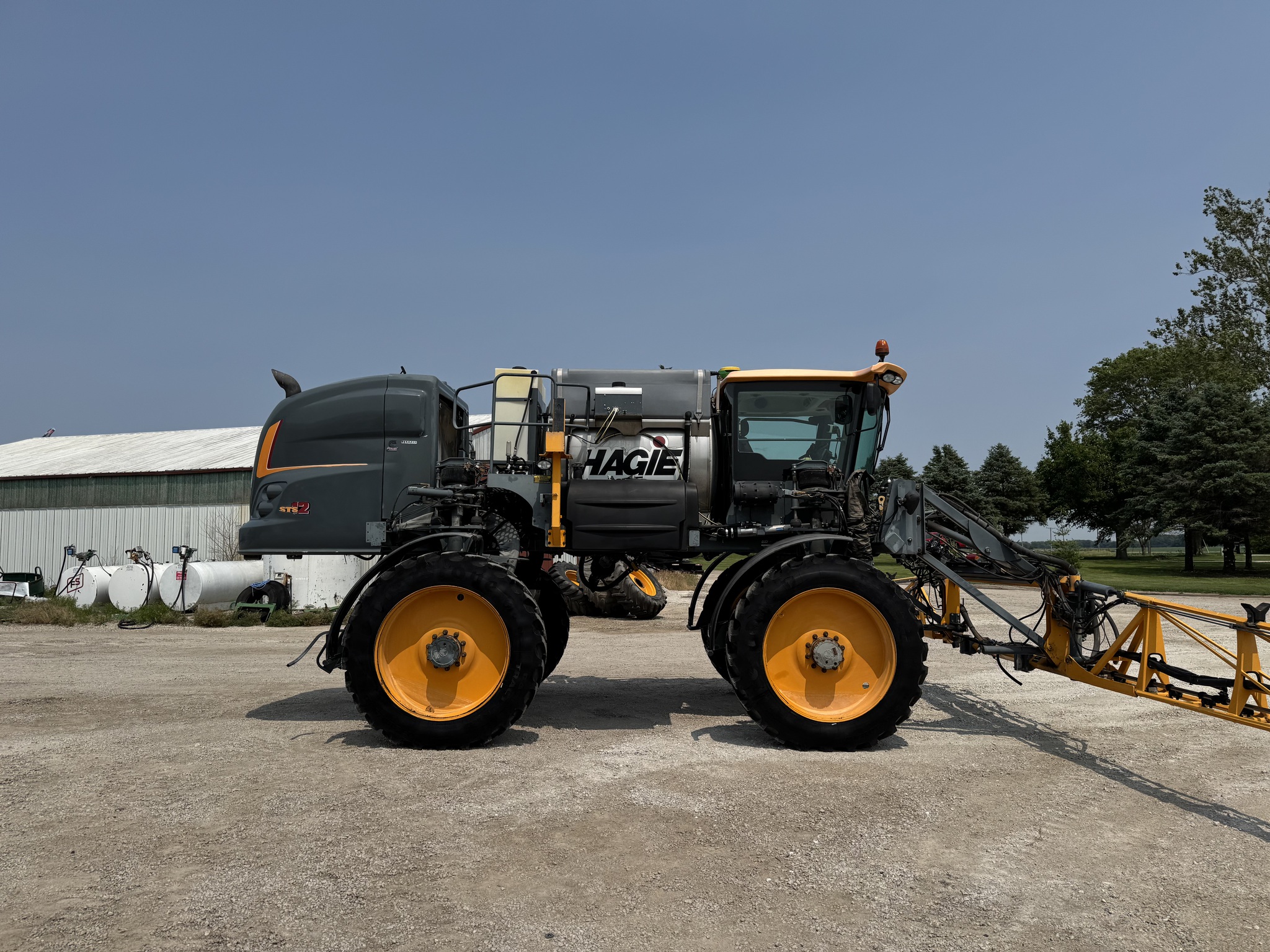  2015 Hagie STS12 at Heritage Tractor in Pontiac, IL