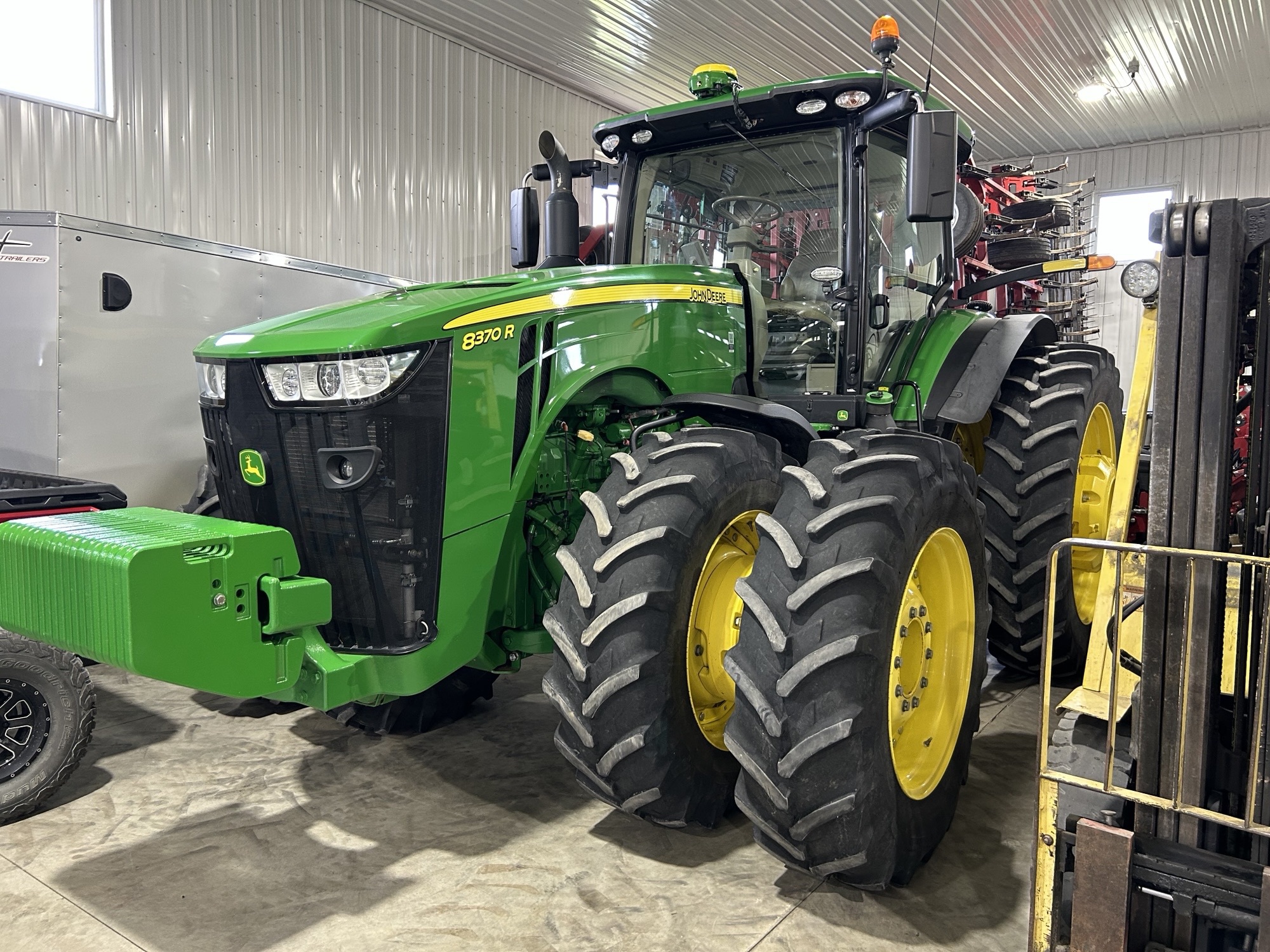 2018 John Deere 8370R Image 1