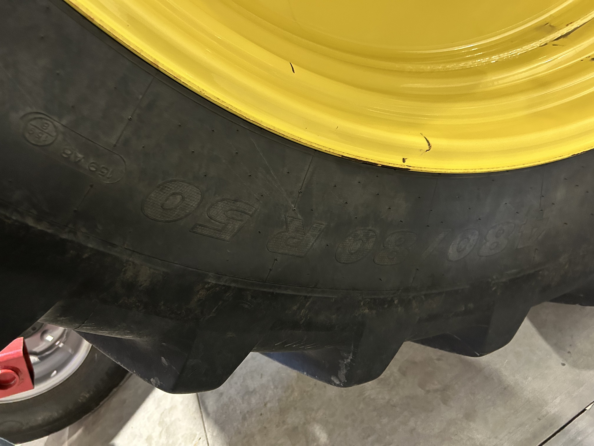 2018 John Deere 8370R Image 13