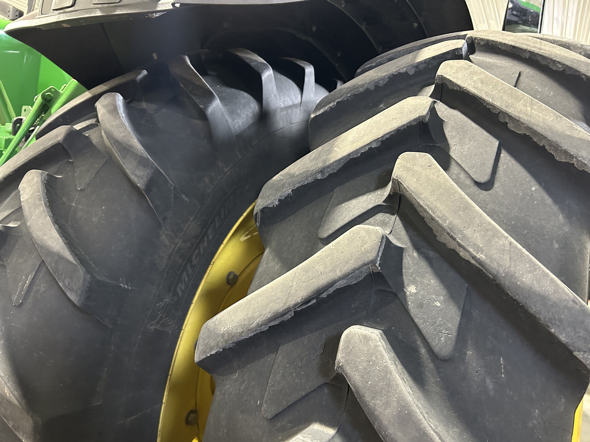 2018 John Deere 8370R Image 14