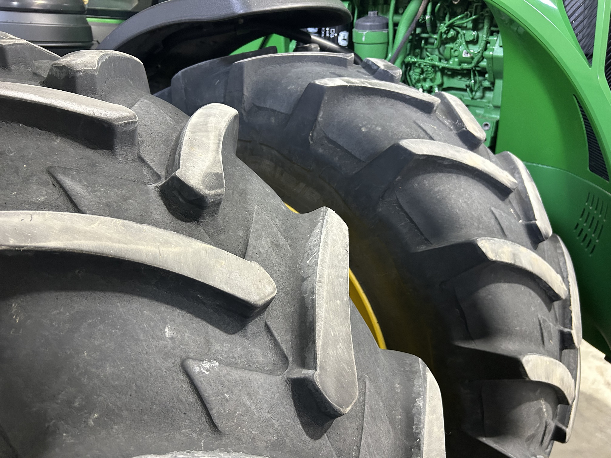 2018 John Deere 8370R Image 16