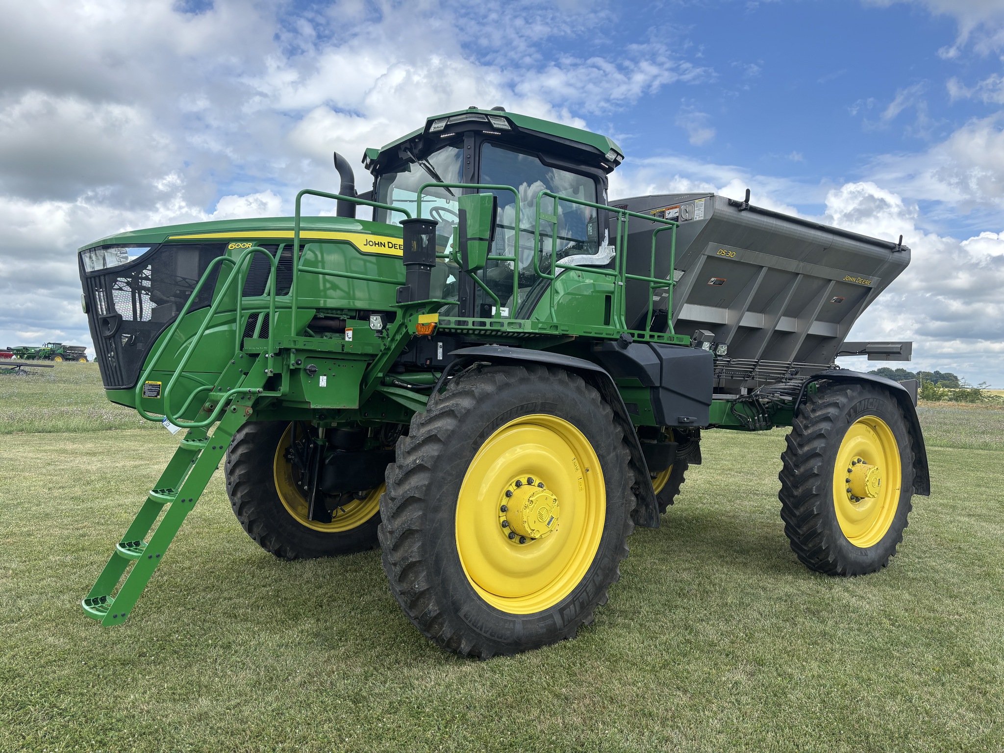 Used 2023 John Deere 600R Self Propelled Sprayers at Koenig Equipment in Greenfield, IN - PhotoXL0