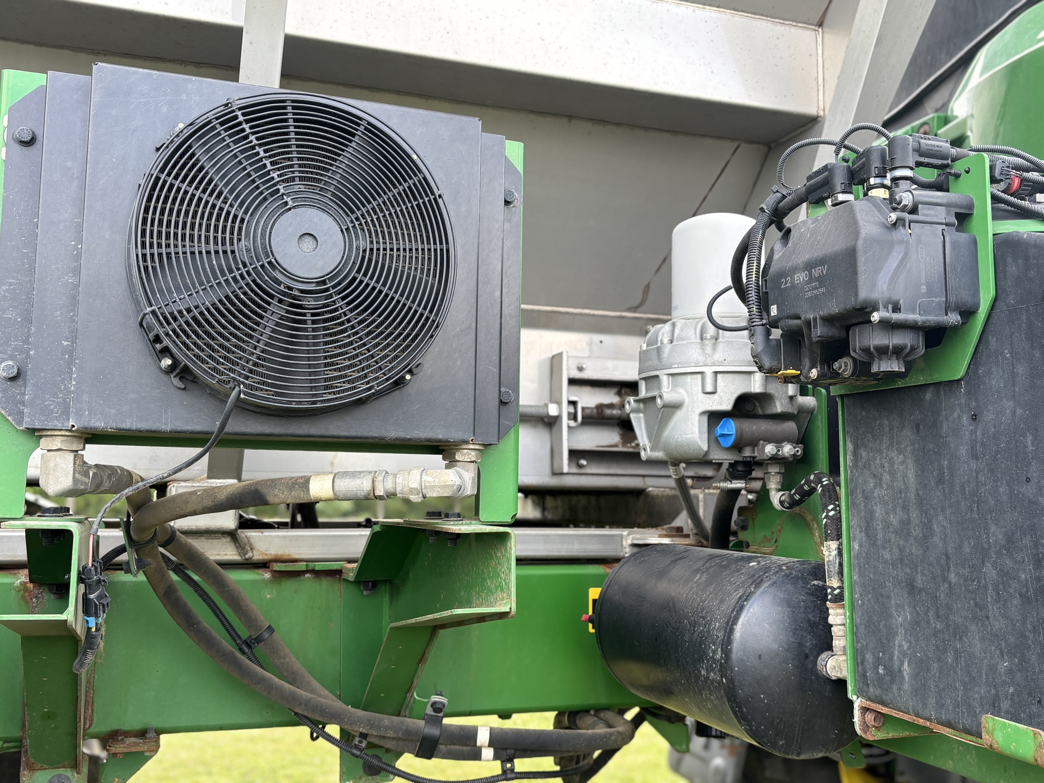 Used 2023 John Deere 600R Self Propelled Sprayers at Koenig Equipment in Greenfield, IN - PhotoXL25