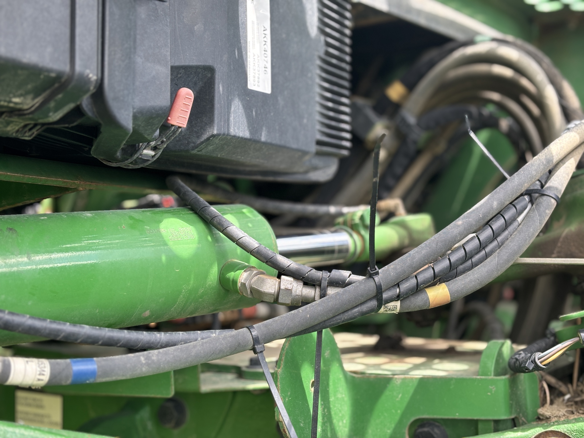 Used 2023 John Deere 600R Self Propelled Sprayers at Koenig Equipment in Greenfield, IN - PhotoXL33