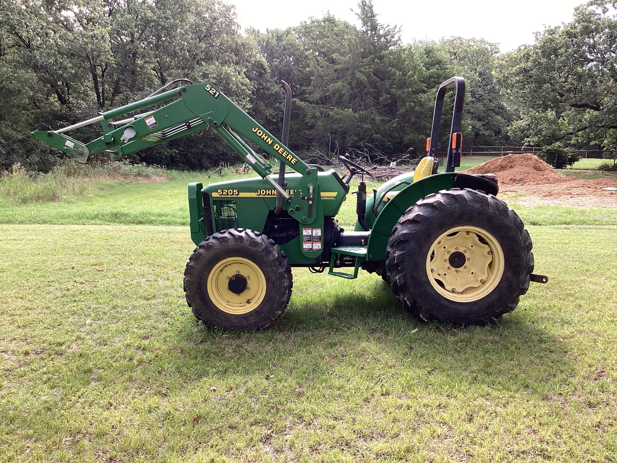 2003 John Deere 5205 Image 1