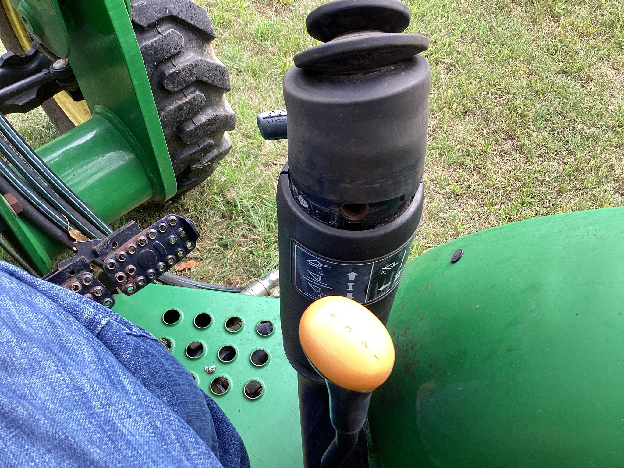 2003 John Deere 5205 Image 8