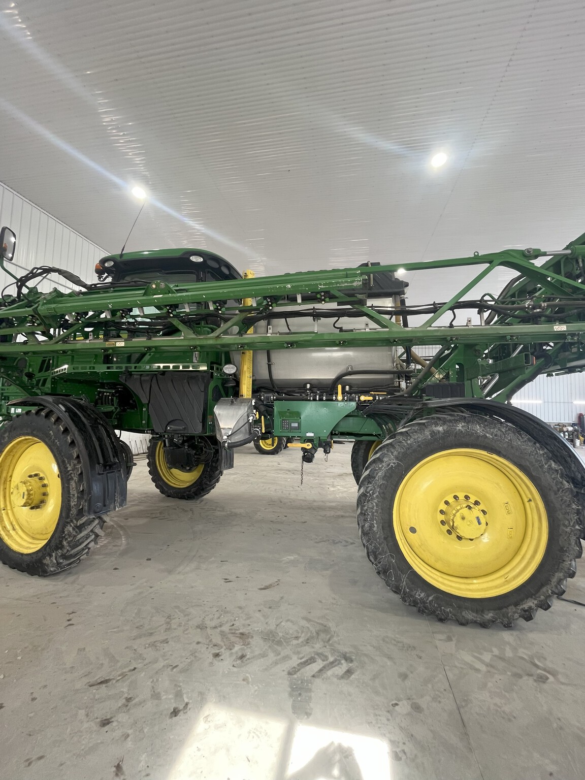 2019 John Deere R4044 Image 1