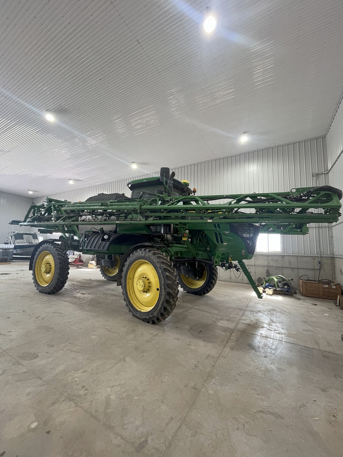 2019 John Deere R4044 Image 2
