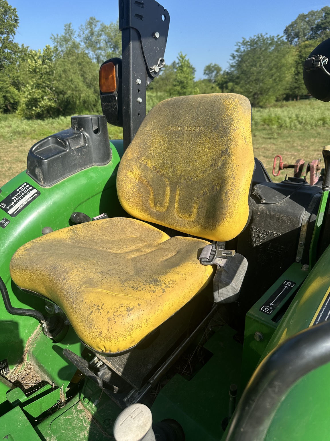 2017 John Deere 5075E Image 9