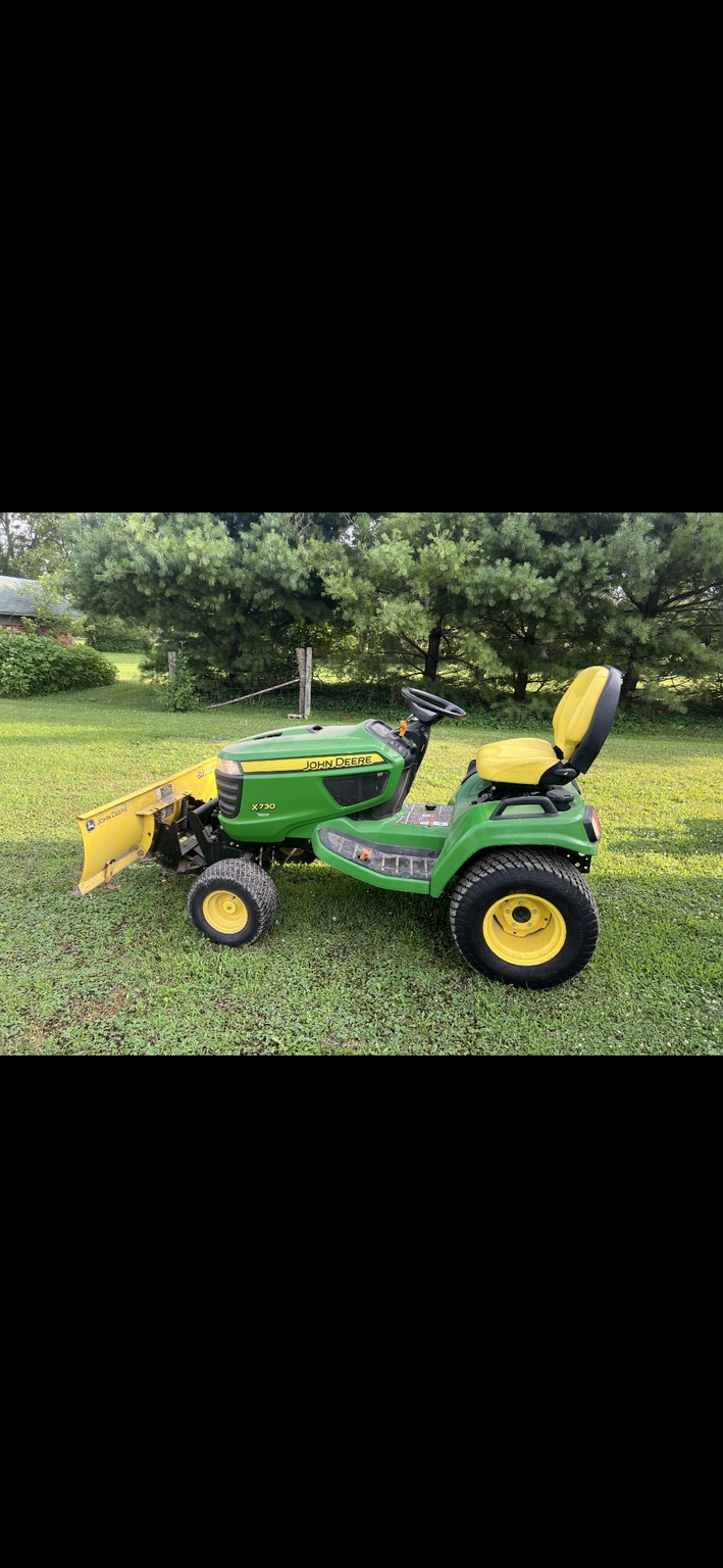 2013 John Deere X730 Image 4
