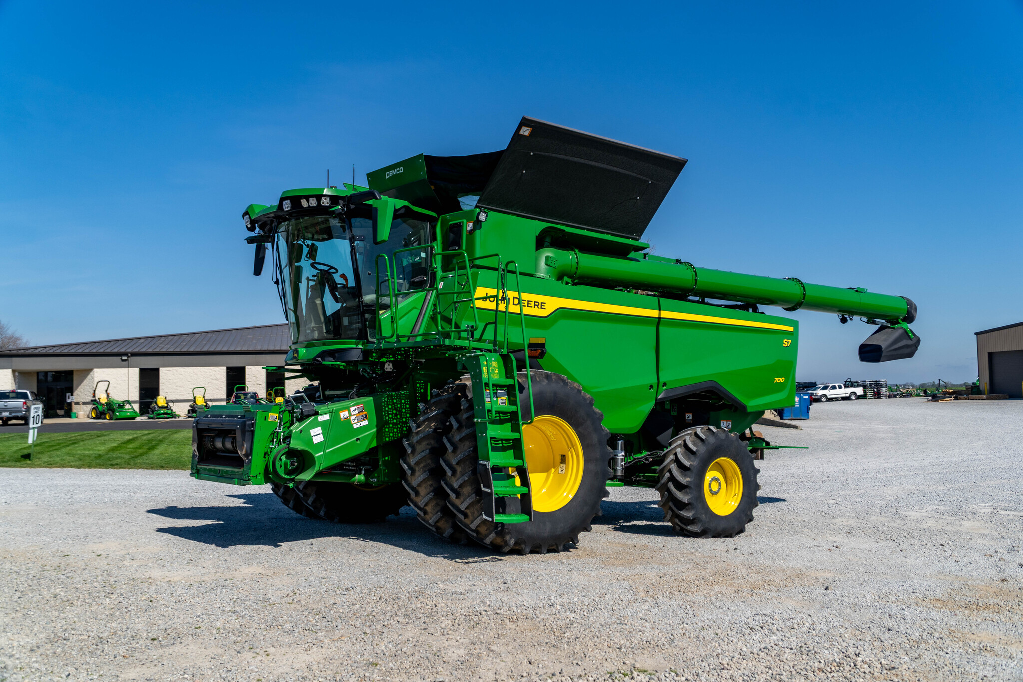 Used 2025 John Deere S7 700 Combines at Koenig Equipment in Urbana, OH - PhotoXL0