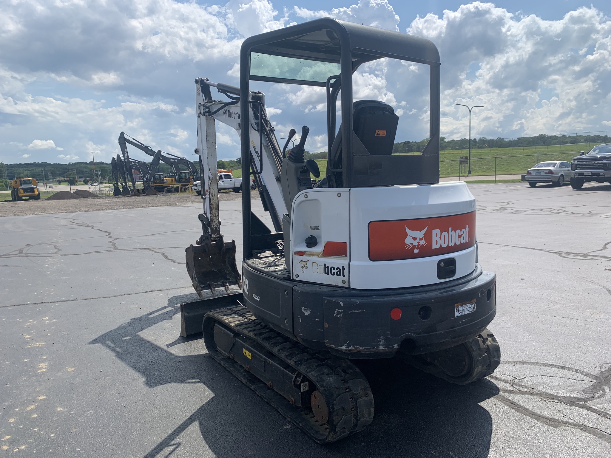 2015 Bobcat E32i Image 4