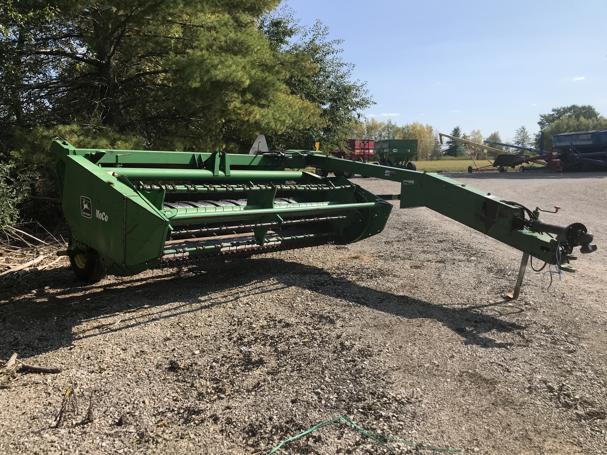 1996 John Deere 820 Image 2