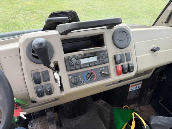2023 John Deere XUV 835R - Photo23