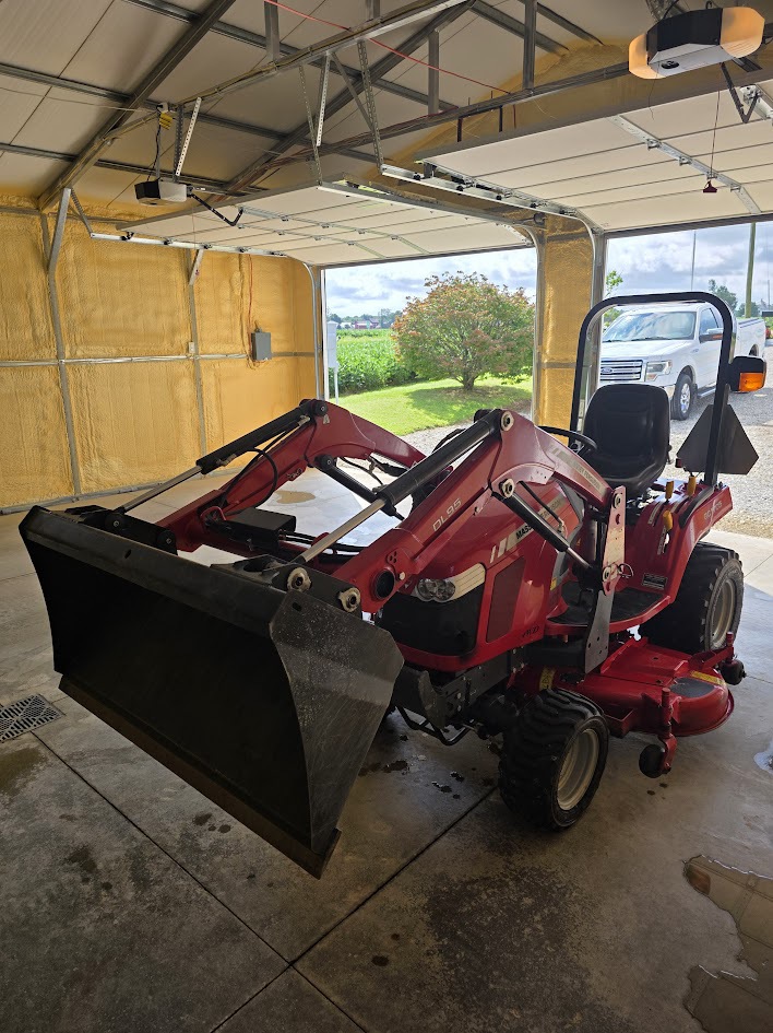 2018 Massey Ferguson GC1705 Image 1