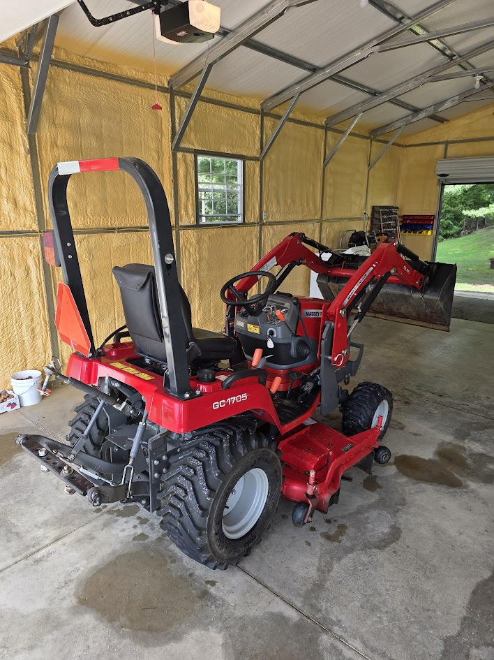 2018 Massey Ferguson GC1705 Image 3