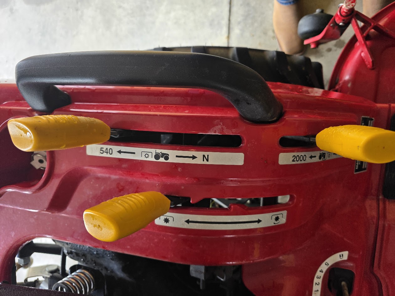 2018 Massey Ferguson GC1705 Image 7