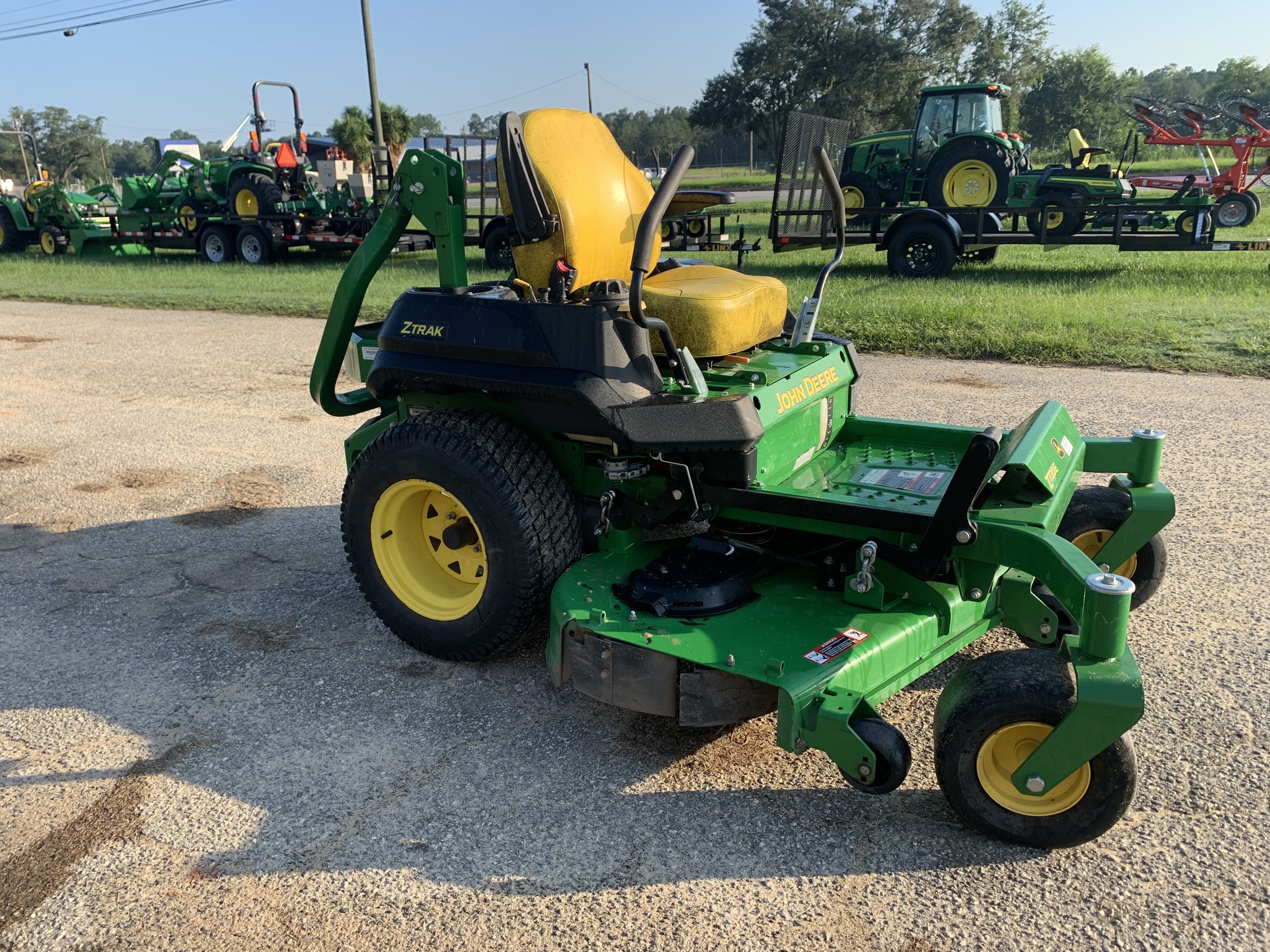 2022 John Deere Z720E Image 3