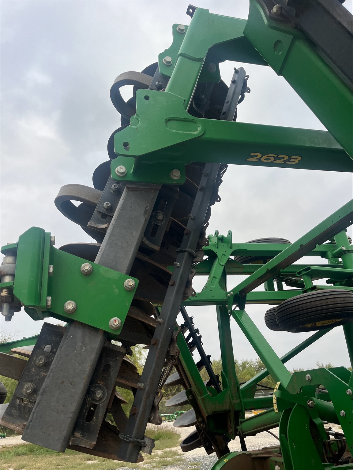 2014 John Deere 2623 Image 2